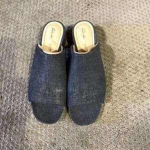 Clark Size 9 Navy Blue Heeled Sandal Never Worn